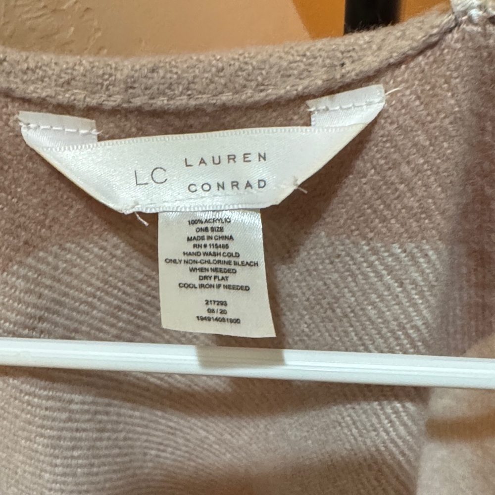 LC Lauren Conrad Plaid Fringe Poncho OS     A0027 - Picture 2 of 6